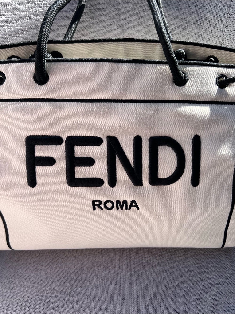 Fendi Large Roma Lea Tote Bag - Picture 3 of 13